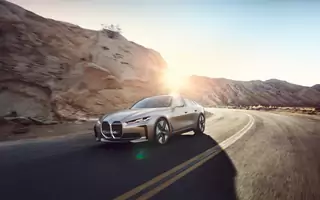 BMW i4 brzmi jak statek kosmiczny