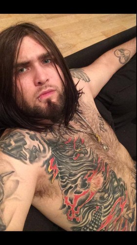 Wes Cage debiutuje na rynku muzycznym