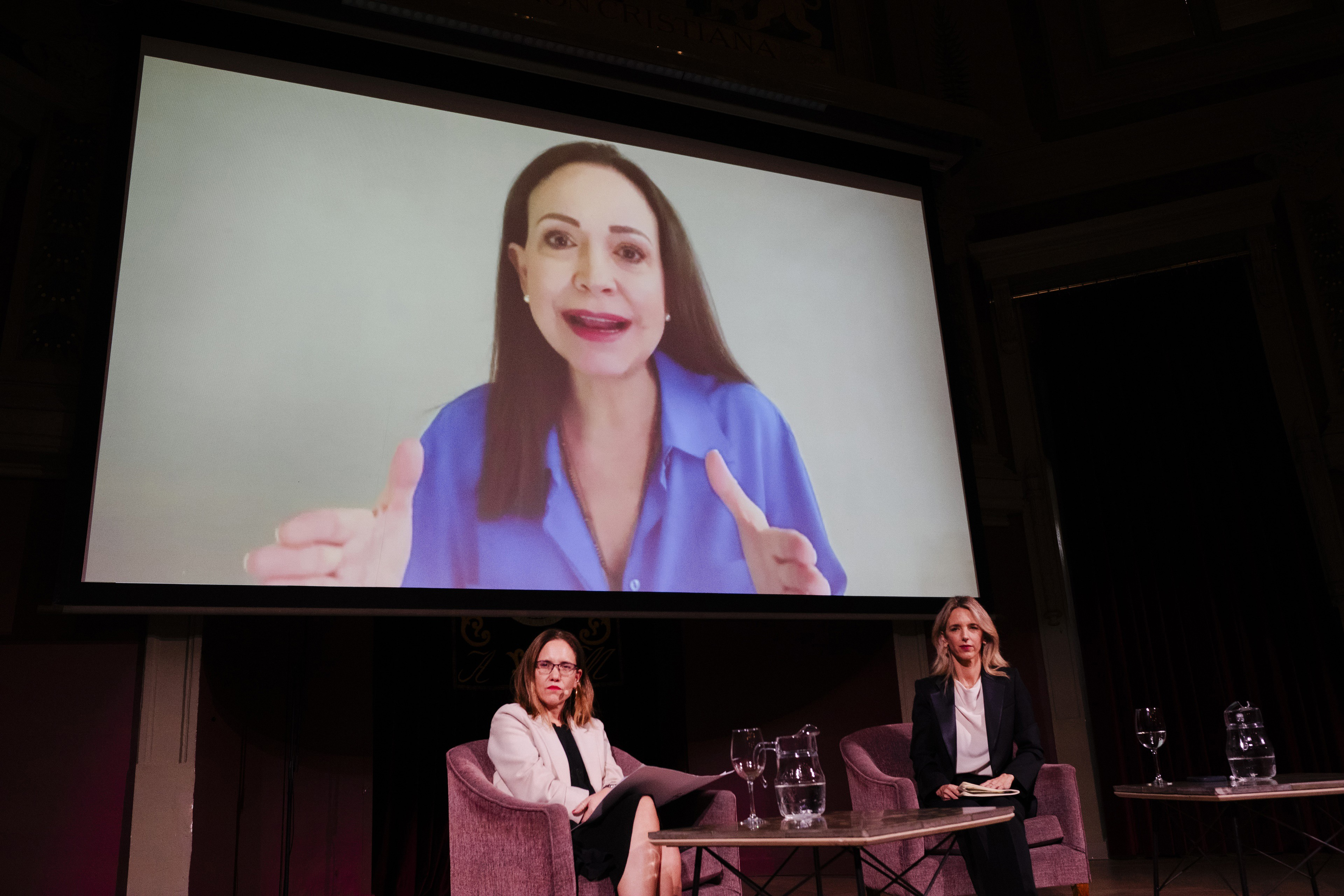 Desde la clandestinidad: Machado confirma asistencia al Nobel en Oslo