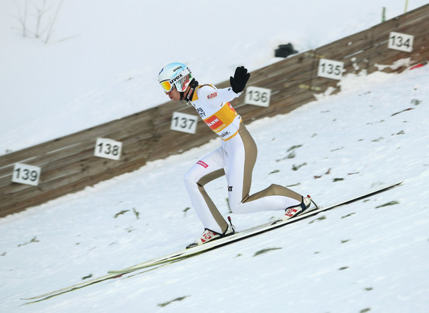 PŚ w skokach: Kamil Stoch prowadzi po pierwszej serii w Wiśle. Maciej Kot na trzecim miejscu