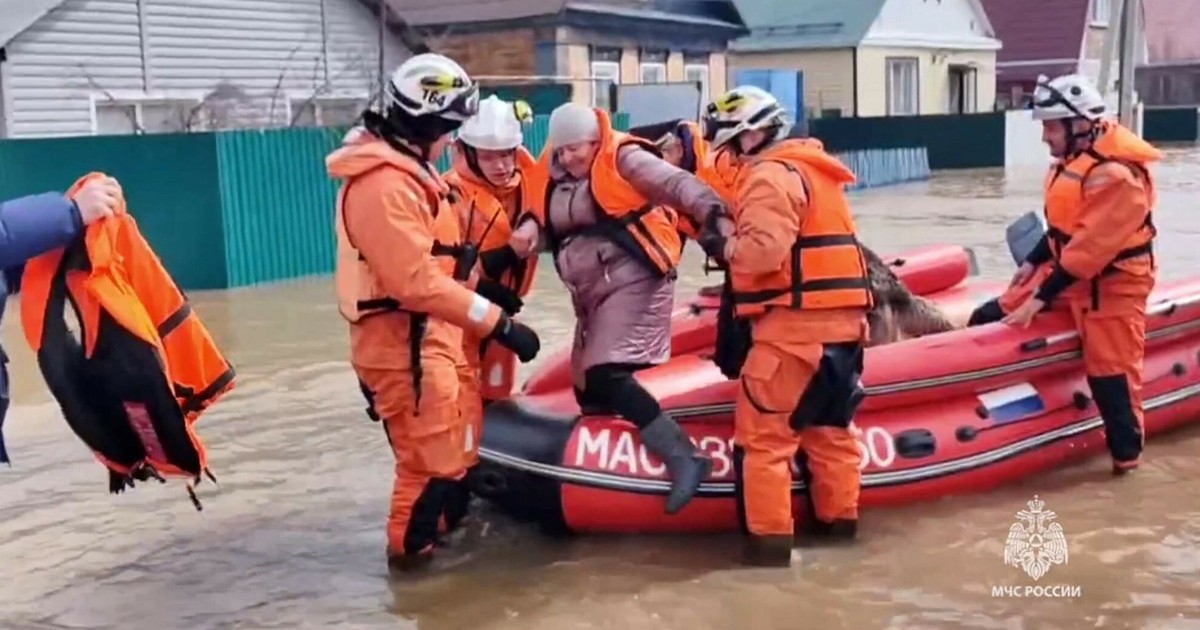 Disaster in the Orenburg region.  Thousands evacuated before the flood