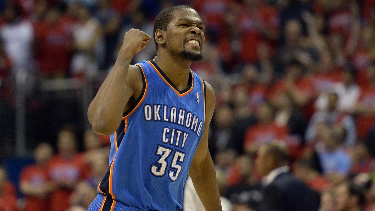 Lider Oklahoma City Thunder i najlepszy strzelec minionego sezonu NBA Kevin Durant może pauzować nawet osiem tygodni z powodu kontuzji stopy. Informację potwierdził klub w specjalnie wydanym oświadczeniu.