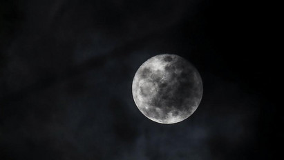 Érdemes lesz az égboltot figyelni: ma látatjuk a Kék Holdat