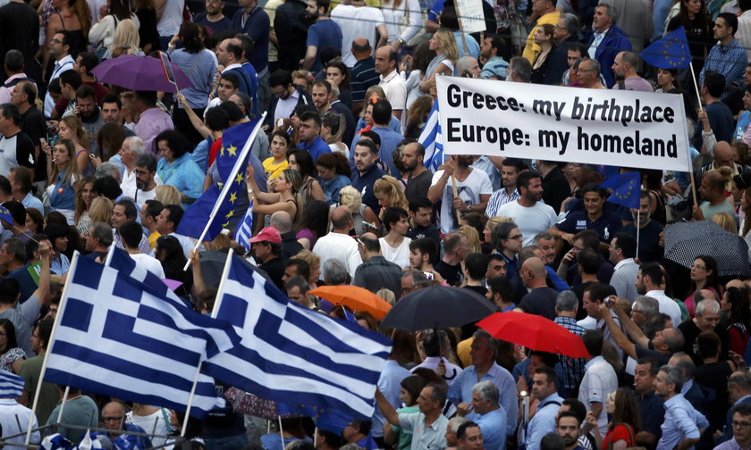 Tłumy Greków protestują przeciw działaniom ich rządu