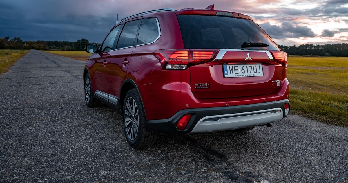 Nowy Mitsubishi Outlander galeria i dane techniczne