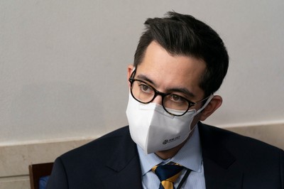 Rzecznik Białego Domu TJ Ducklo złożył dymisję po tym, jak obraził dziennikarkę