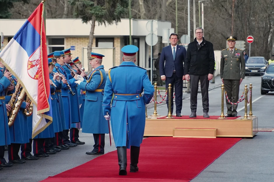 Aleksandar Vučić na smotri vojske
