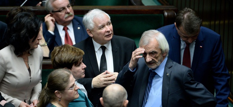 Hipisi z PiS. Kolorowa przeszłość bliskich ludzi Kaczyńskiego