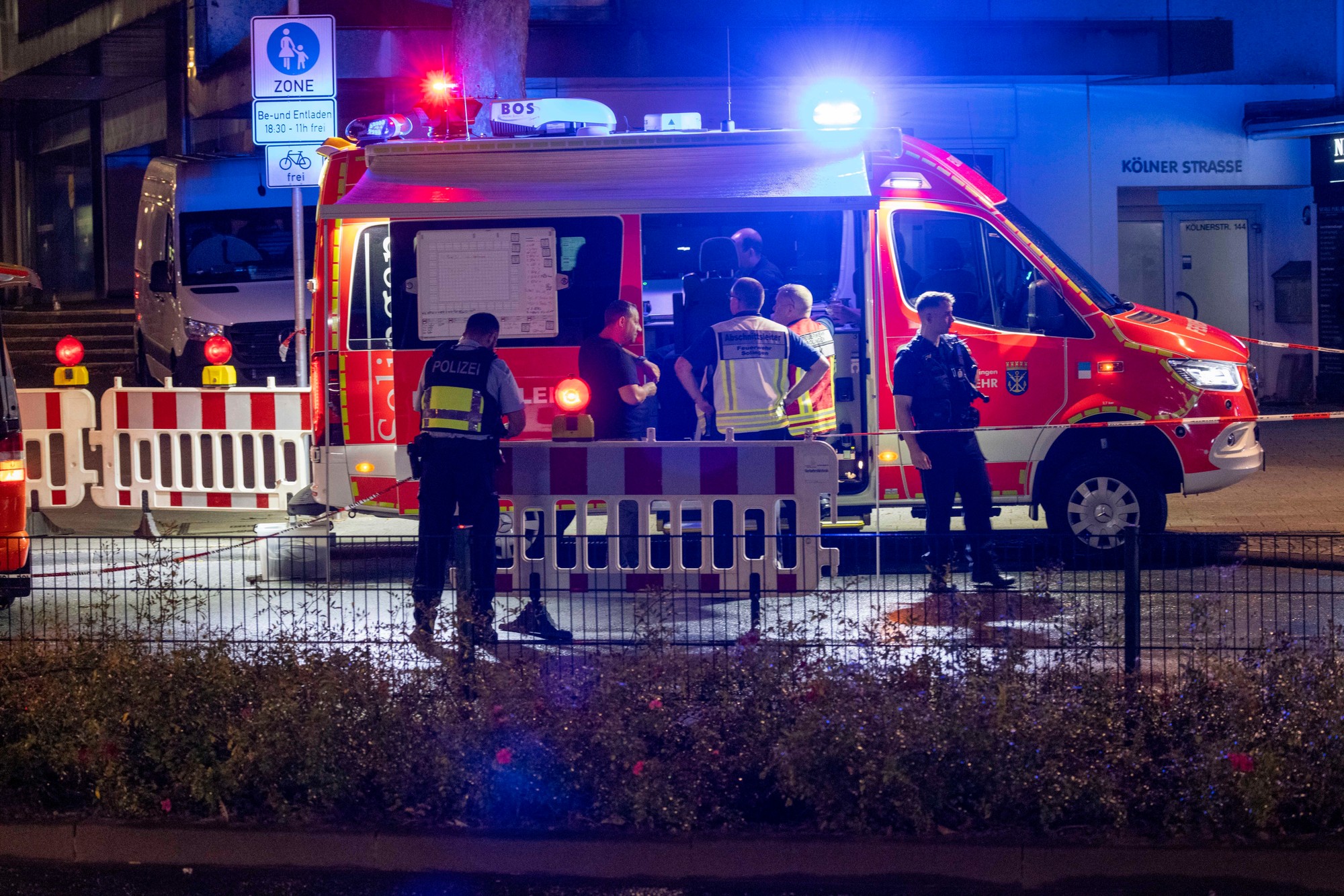 Niekoľko ľudí zahynulo na festivale v nemeckom meste Solingen po tom, čo na náhodných okoloidúcich zaútočil muž s nožom.