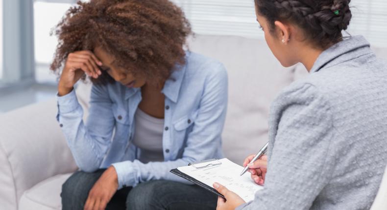5 reasons why seeing a therapist works better than talking a friend