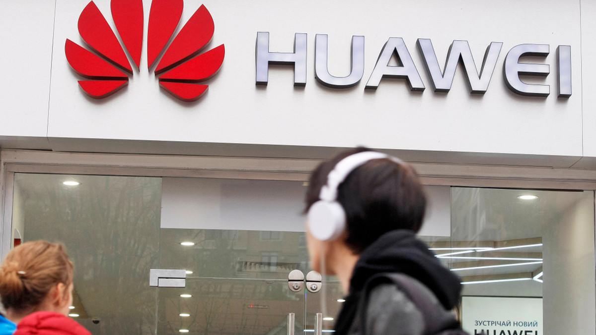 Ministrowie brytyjskiego rządu potępili w czwartek przeciek do mediów szczegółów dyskusji dotyczących wykorzystania produktów chińskiej firmy technologicznej Huawei w kluczowej infrastrukturze sieci 5G, nie wykluczając postępowania karnego w tej sprawie.