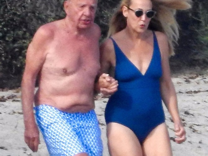 Rupert Merdok sa bivšom suprugom Džeri Hol 2018. u Malibuu foto:  DOBN / RMBI / BACKGRID/Backgrid USA