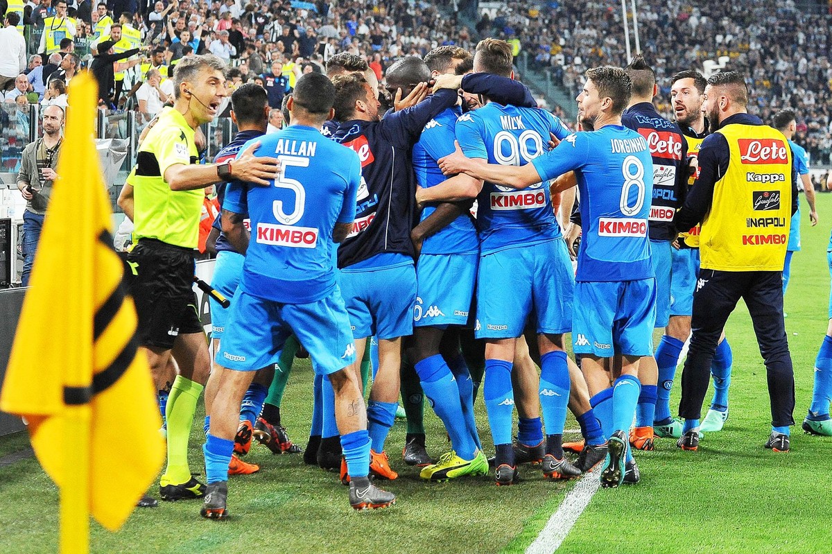 Napoli w ostatniej minucie strzeliło gola Juventusowi. Zespół Milika i Zielińskiego wciąż ma szanse na tytuł