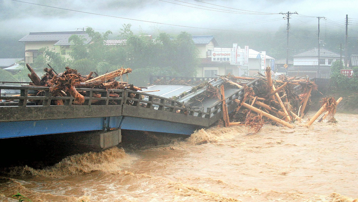Śmiercionośny tajfun Morakot dotarł do nadbrzeżnych prowincji Chin, w wyniku czego władze zdecydowały się ewakuować milion osób - informuje serwis CNN.
