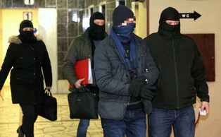 B. szef KNF aresztowany na dwa miesiące