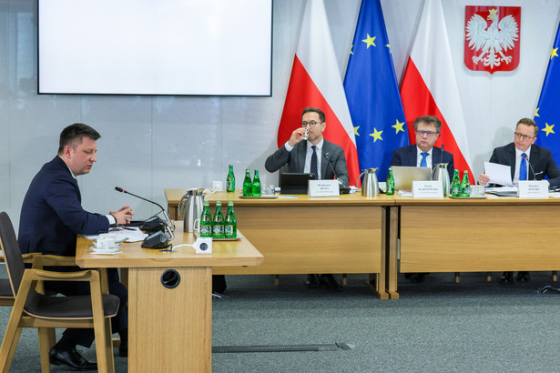 Michał Dworczyk, Dariusz Joński, Waldemar Buda, Jacek Karnowski podczas posiedzenia sejmowej komisji śledczej ds. wyborów kopertowych