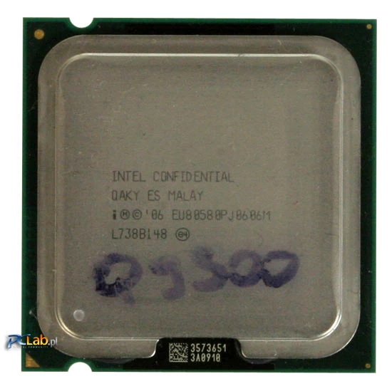 Do naszej redakcji trafiła inżynieryjna wersja procesora ES (Engineering Sample), z charakterystycznym napisem "Intel Confidential"