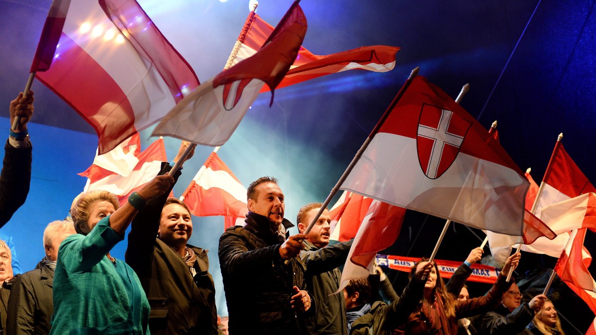 Był już "czerwony", czy teraz będzie "brunatny"? Lęk przed obcymi może sprawić, że w Wiedniu po raz pierwszy od lat II wojny światowej zatriumfuje partia wyrosła z nazizmu.