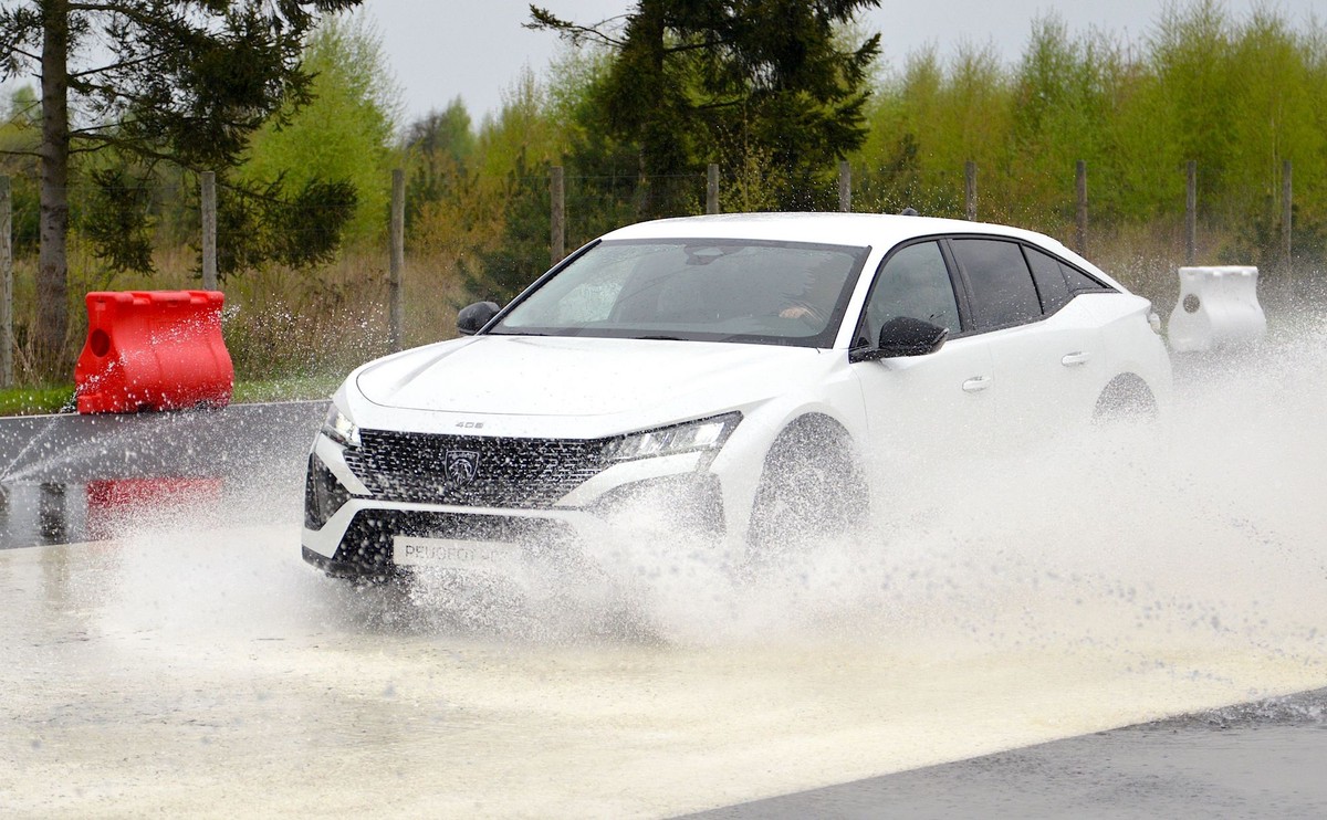 Peugeot 408 oficjalnie debiutuje w Polsce
