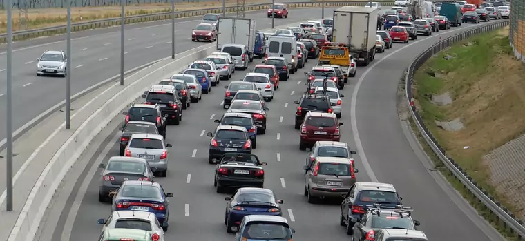 W Warszawie jest więcej aut niż mieszkańców? Wyjaśniamy