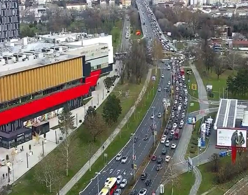 Gužva kod Ušća u smeru ka gradu