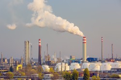 Węgrzy chcą dłużej sprzedawać Czechom produkty z rosyjskiej ropy