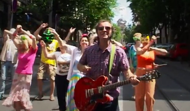 489789_babe-foto-youtube