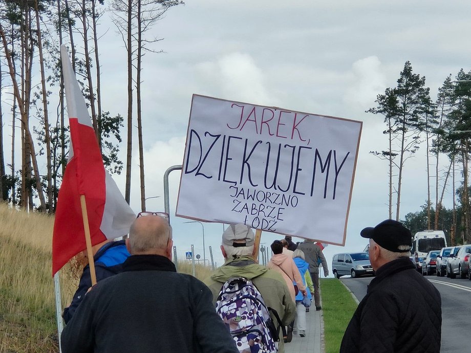 "Jarek, dziękujemy" – podobnych transparentów było mnóstwo