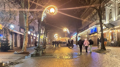 Ogromny problem na Podhalu. Wywiesiły pieniądze na klamce