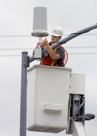 TPSA stawia na internet przez radio