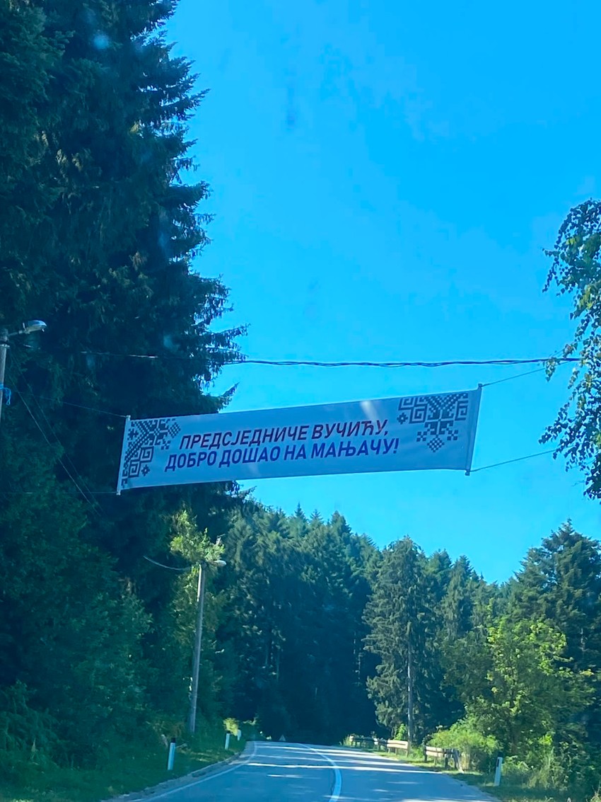 Transparent dobrodošlice Vučiću
