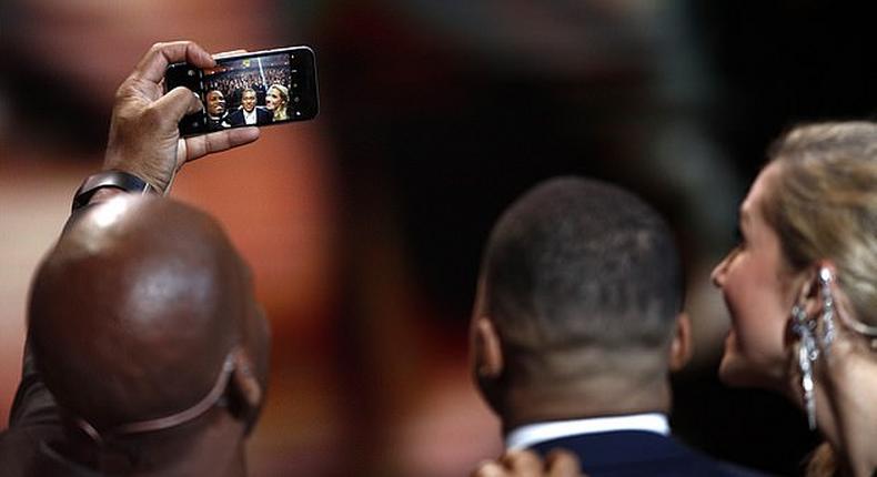 Twitter goes crazy over Didier Drogba’s use of iPhone 6 at Ballon d’Or ceremony 