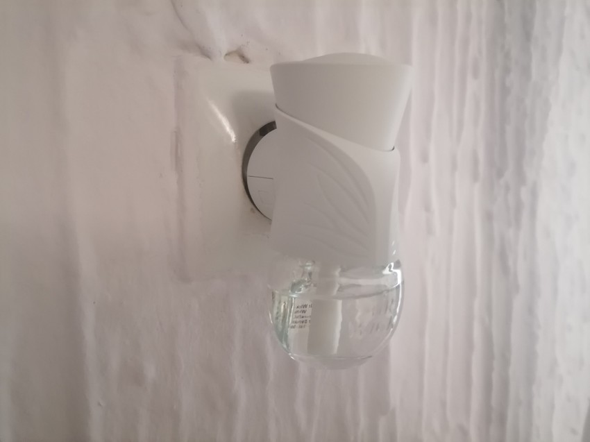 Osveživači vazduha u prostorijama takođe su proizvođači VOC isparenja i zagađujućih PM čestica