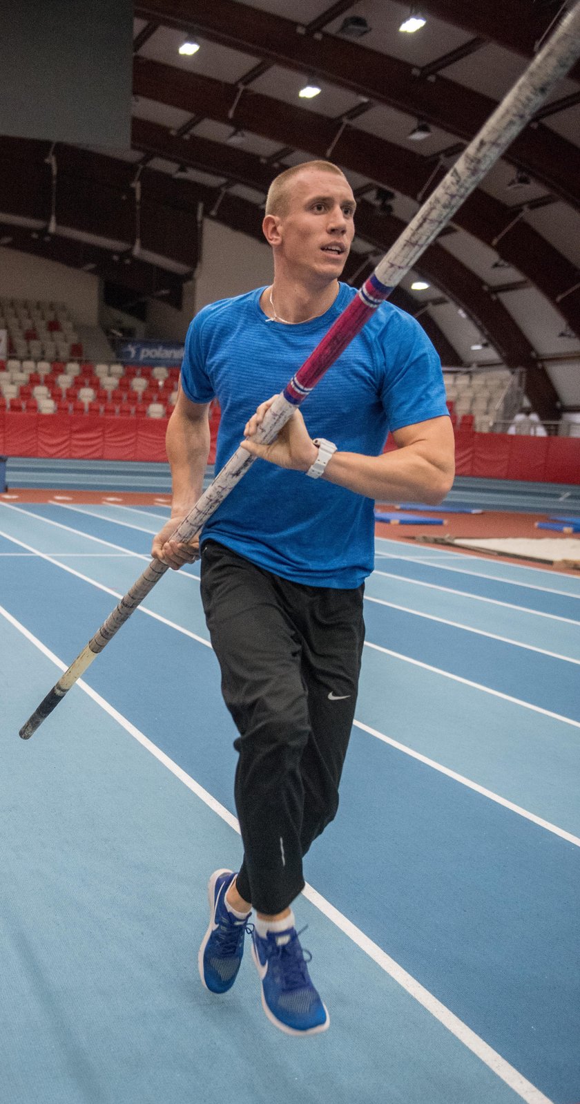 Piotr Lisek. Lekkoatletyka. trening. 2017.12.07