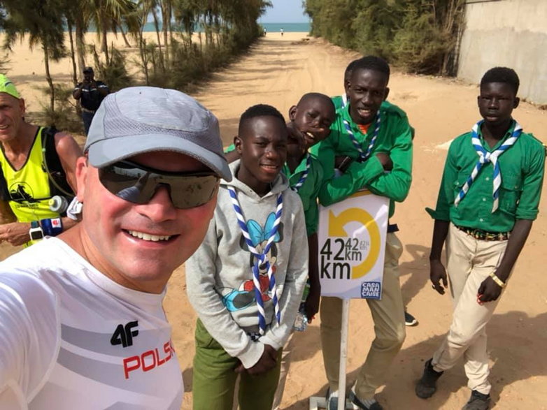 Wojtek Machnik - maraton w Senegalu