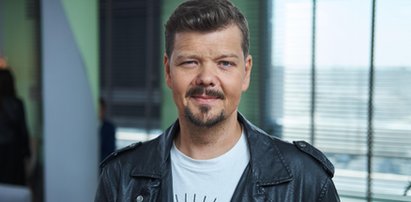 Michał Figurski. Bukiet czerwonych róż dla Ewy Minge