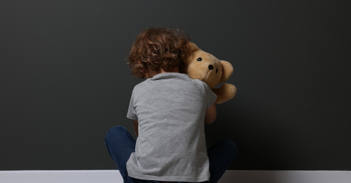 Krzywdzone dzieci potrzebują lepszej ochrony