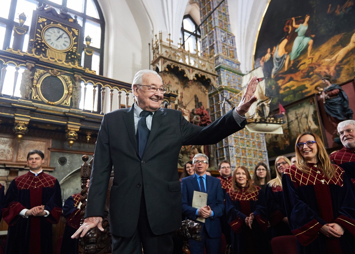 Reżyser filmowy i teatralny Andrzej Wajda, PAP/Adam Warżawa