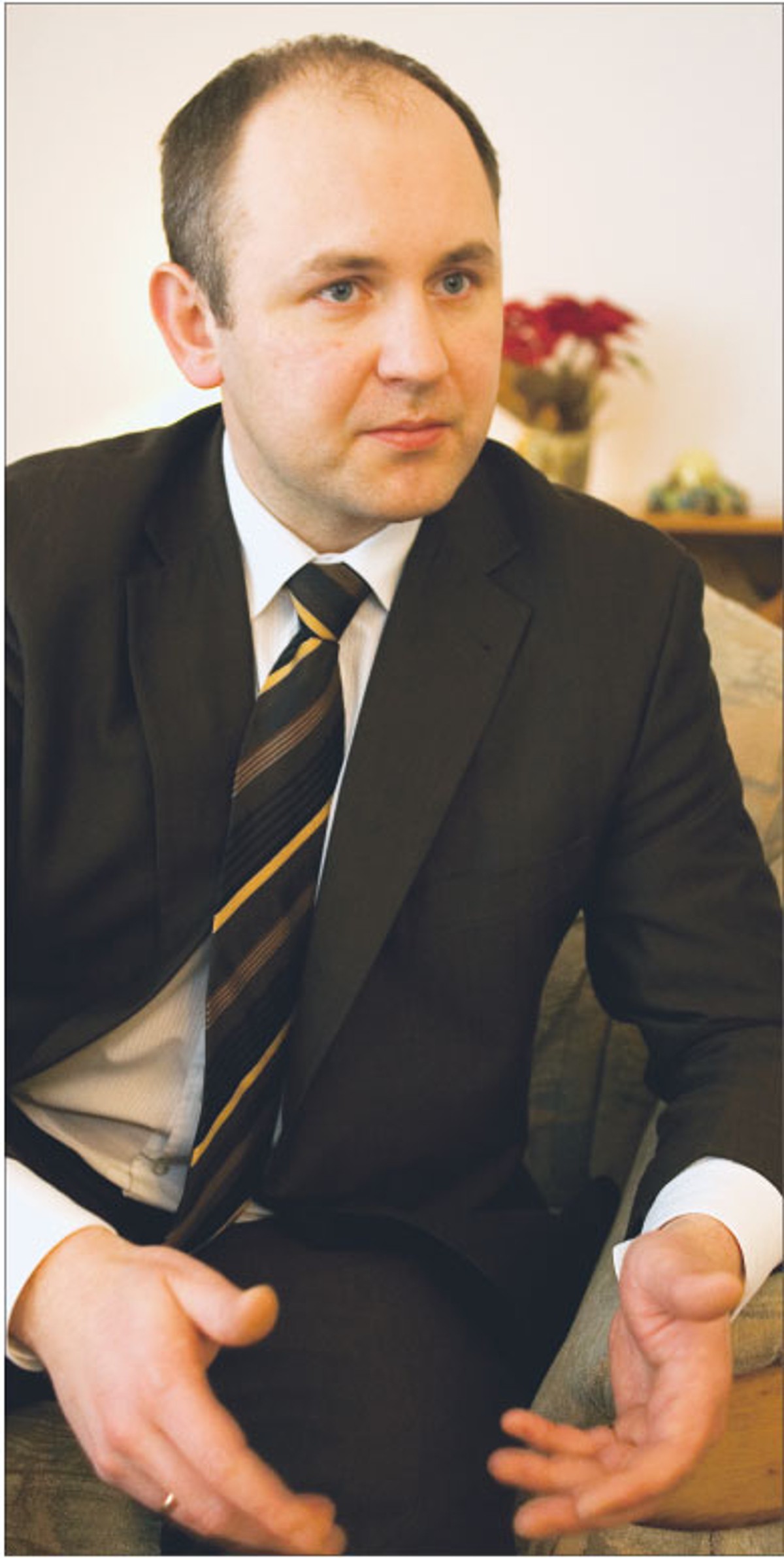 Jacek Sadowy, prezes Urzędu Zamówień Publicznych. Prawnik, absolwent Wydziału Prawa i Administracji Uniwersytetu im. Marii Curie-Skłodowskiej w Lublinie. Był naczelnikiem Wydziału Opinii Prawnych, Orzecznictwa i Spraw Sądowych w UZP, a także kierownikiem Działu Obsługi Prawnej w Fundacji Fundusz Współpracy Fot. Wojciech Górski