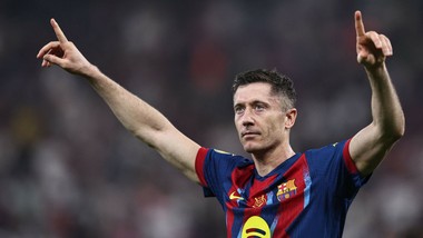 robert lewandowski w 2025 roku zarobił więcej od igi świątek. cristian