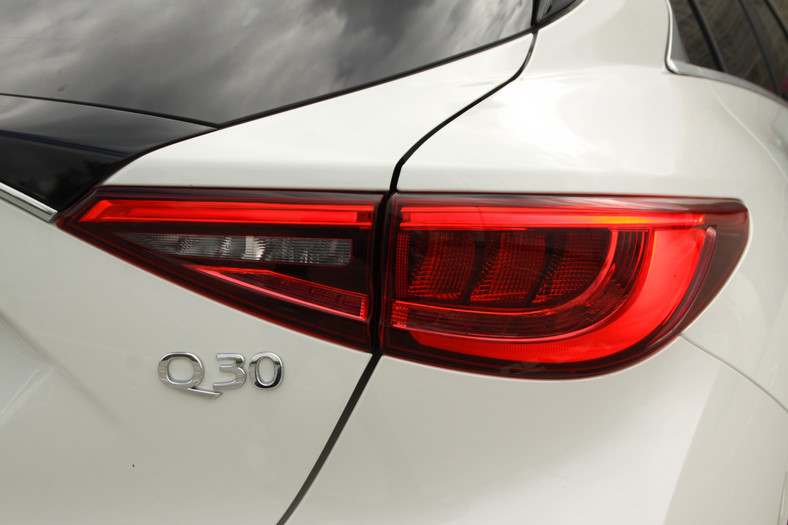 Infiniti Q30 2.2d DCT AWD