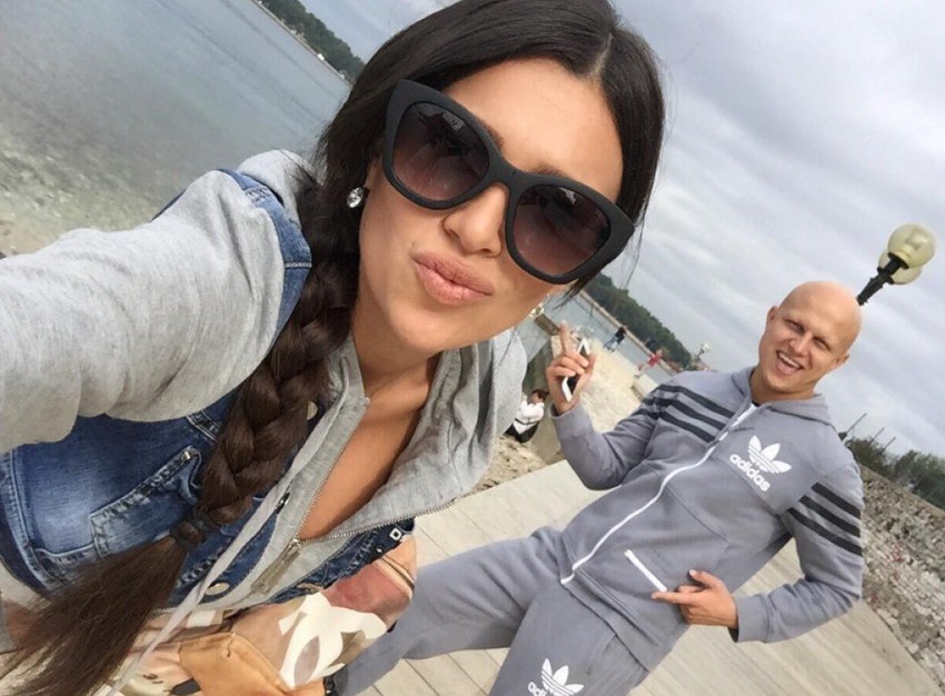 Ovo je rođeni brat Stanije Dobrojević: Zove se Sani, puca od mišića i ima svoju privatnu kliniku