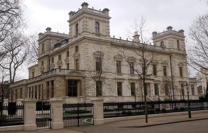 5 . Kensington Palace Gardens , Londyn. Cena zakupu :  222 mln. dol. w roku 2008. 