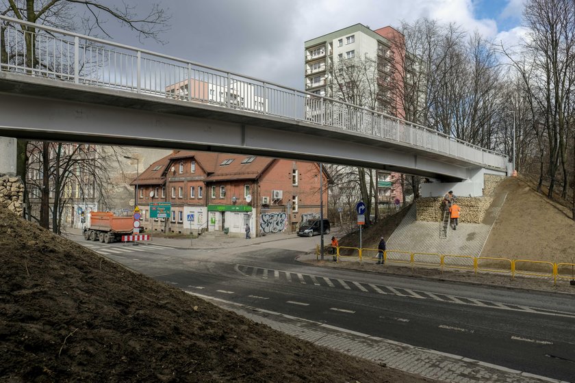 Bytom. Kładka dla pieszych bez schodów przy ul. Siemianowickiej