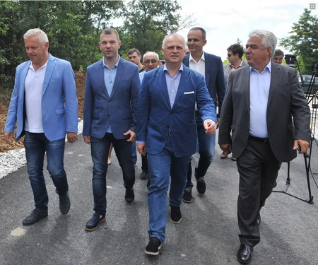 vesić i predsednik opštine sopot u obilasku puta