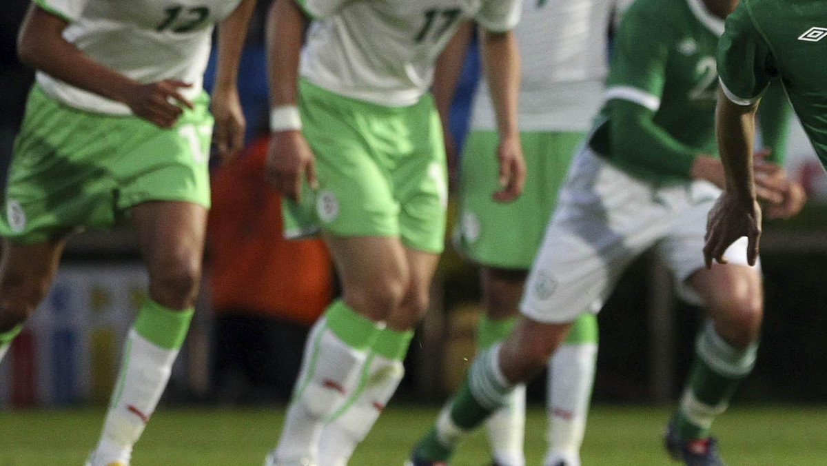 Irlandia pokonała w Dublinie Algierię 3:0 (1:0) w towarzyskim meczu piłkarskim. Ekipa z Afryki przygotowuje się do mistrzostw świata w RPA.