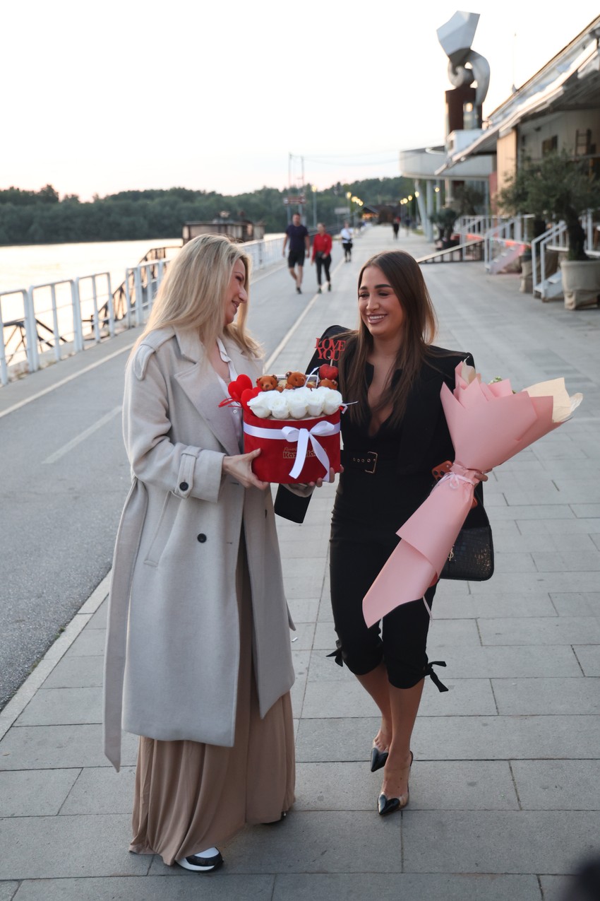 Rođendan Katarine Grujić, Rada Manojlović i Milica Jokić