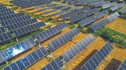 słońce i wiatr wygrały z paliwami kopalnymi. polska w tyle za większoś