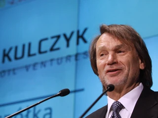 Czy Jan Kulczyk (na zdjęciu w 2010 r.) sprzeciwiałby się roszadom dokonanym przez jego dzieci w rodzinnym majątku? Można założyć, że nie. Sam przecież do perfekcji opanował umiejętność szukania okazji do dobrych inwestycji, realizowanych we właściwym czasie i we właściwym miejscu.