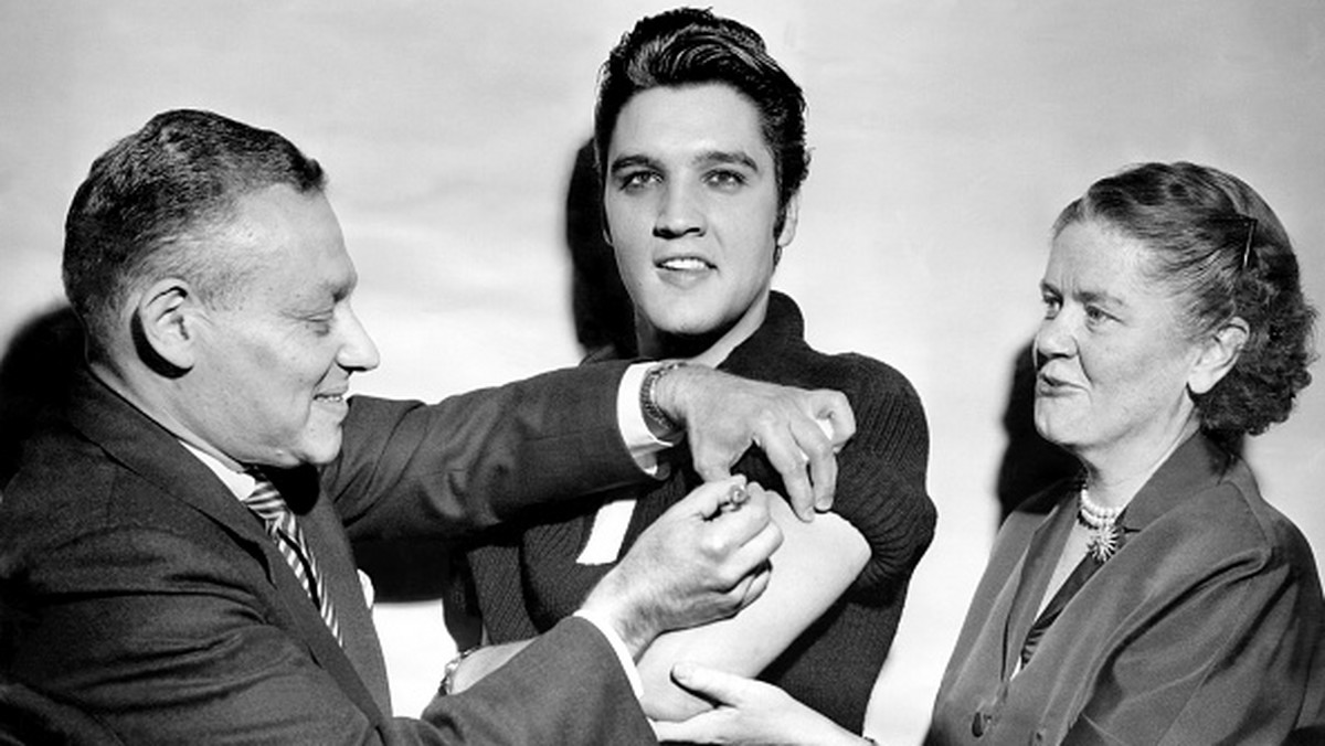 Koronawirus. Jak Elvis Presley pomógł w upowszechnieniu szczepionki na polio 